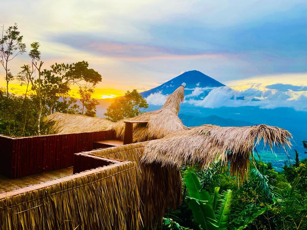 Lahangan View Point Resto : Restoran yang Suguhkan Pemandangan Alam di Bali